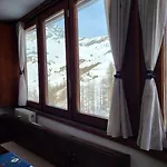 Skiing Dacha La Coquille * Breuil-Cervinia