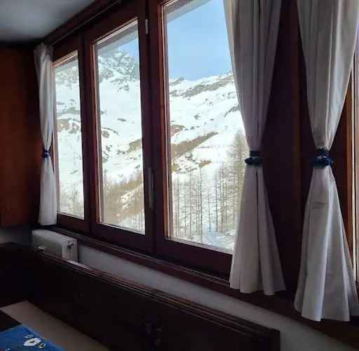 Skiing Dacha La Coquille * Breuil-Cervinia